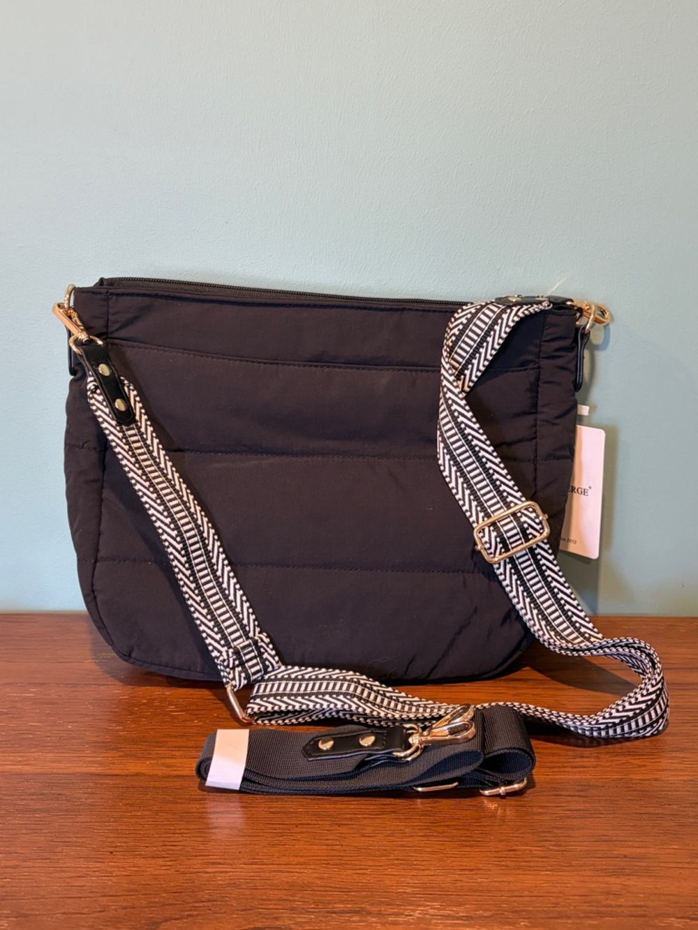 🔥🆕🔥 Baverge Black Quilted Crossbody Bag - Includes 2 Straps!